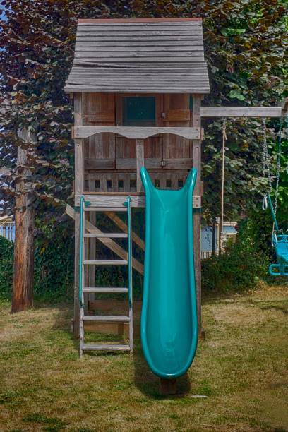 7 Reasons To Build a Playhouse For Your Kids